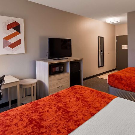 Best Western Plus New Cumberland Εξωτερικό φωτογραφία