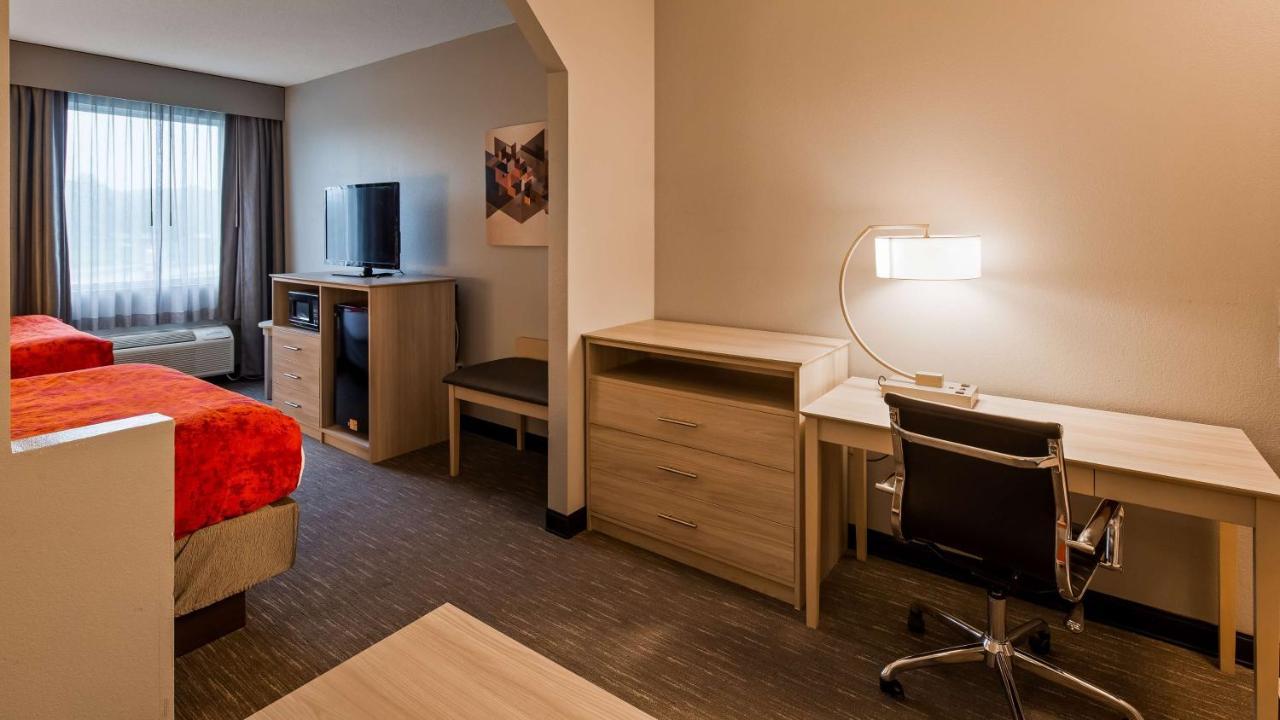 Best Western Plus New Cumberland Εξωτερικό φωτογραφία