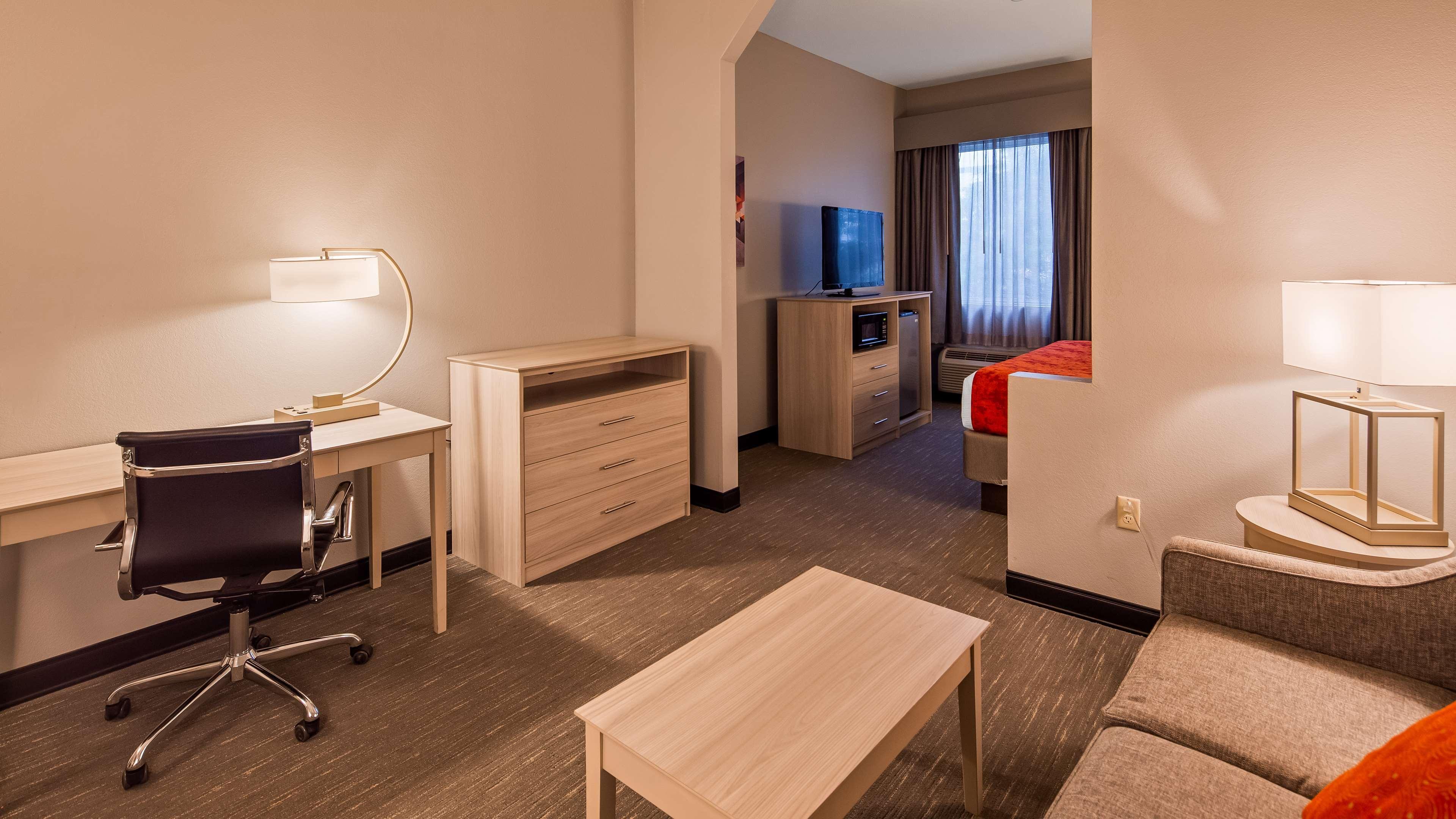 Best Western Plus New Cumberland Εξωτερικό φωτογραφία