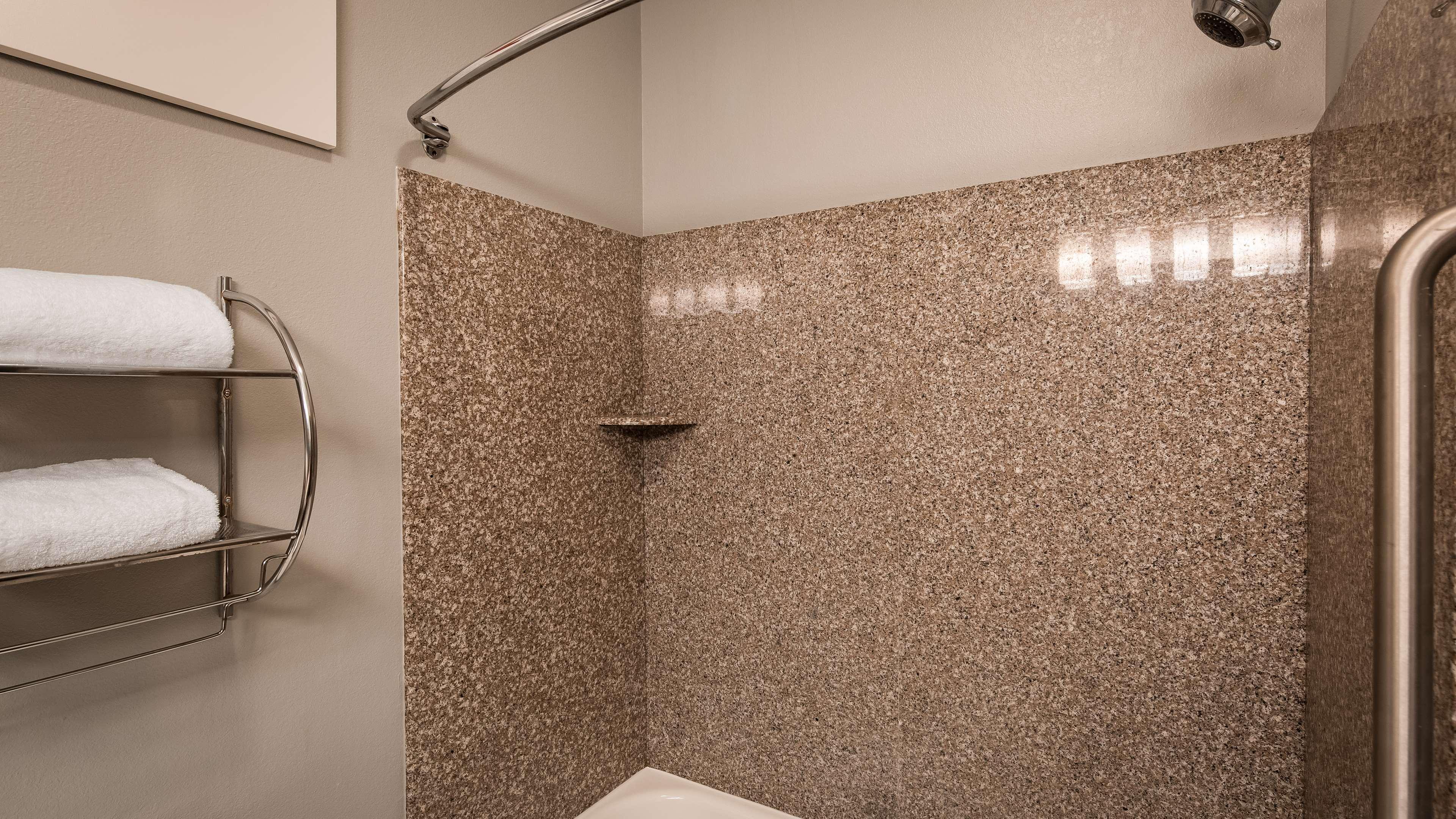 Best Western Plus New Cumberland Εξωτερικό φωτογραφία