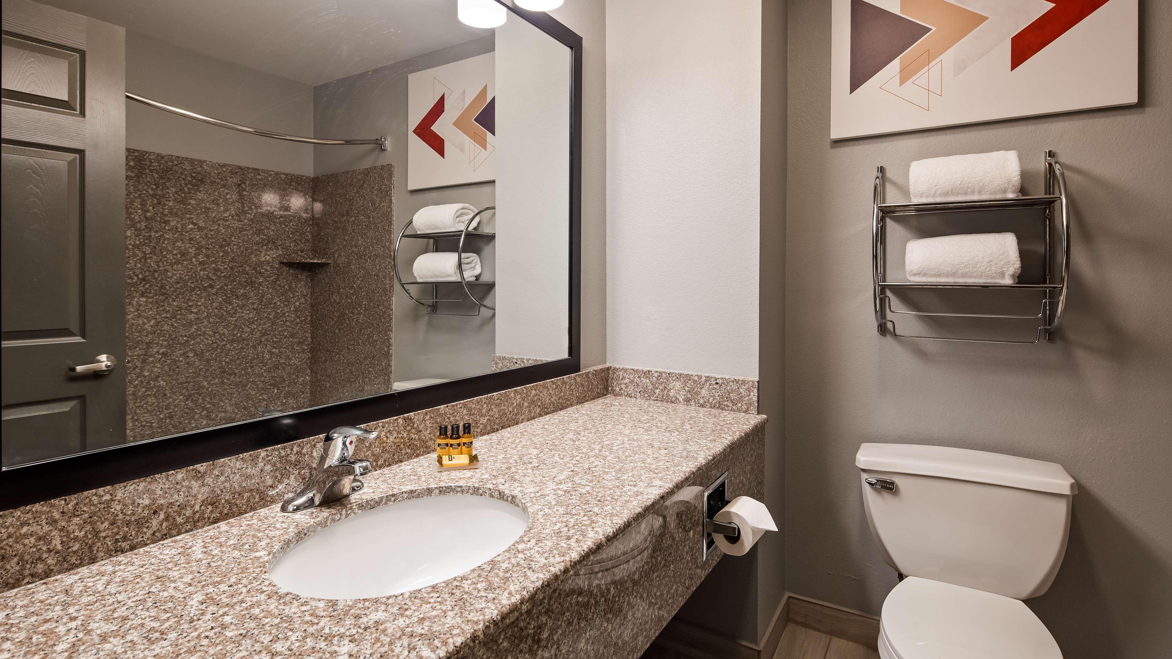 Best Western Plus New Cumberland Εξωτερικό φωτογραφία