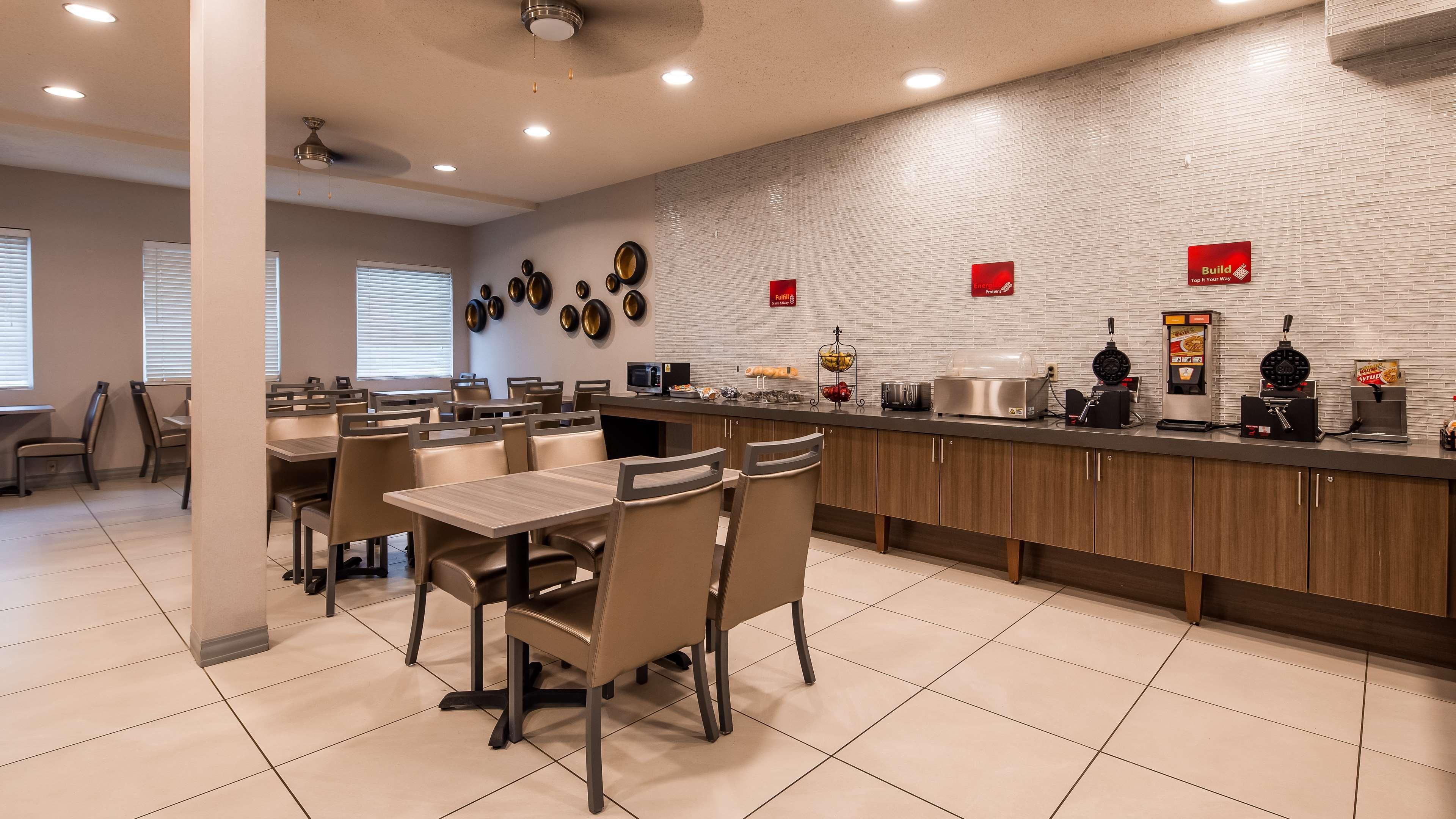 Best Western Plus New Cumberland Εξωτερικό φωτογραφία