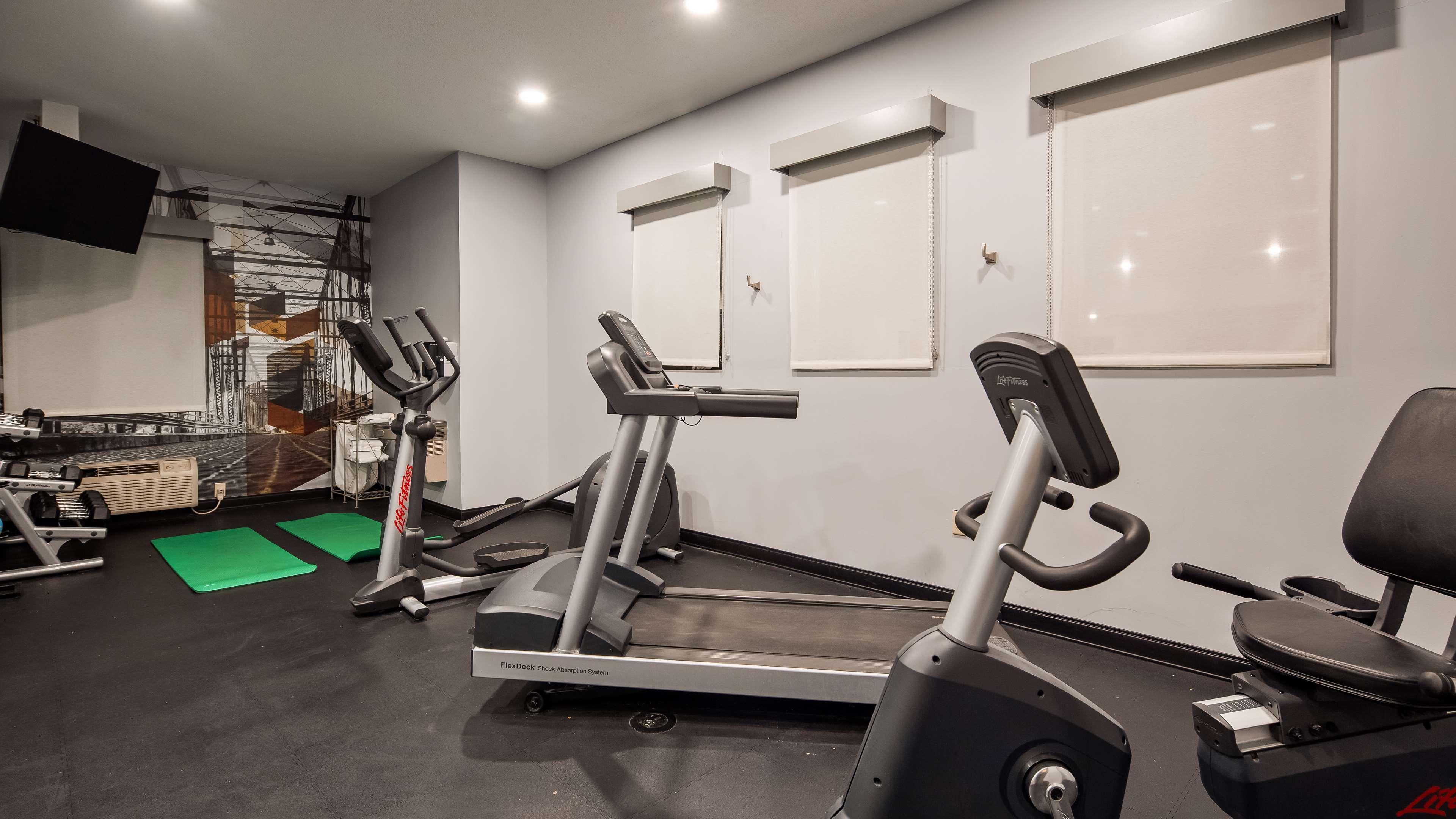 Best Western Plus New Cumberland Εξωτερικό φωτογραφία
