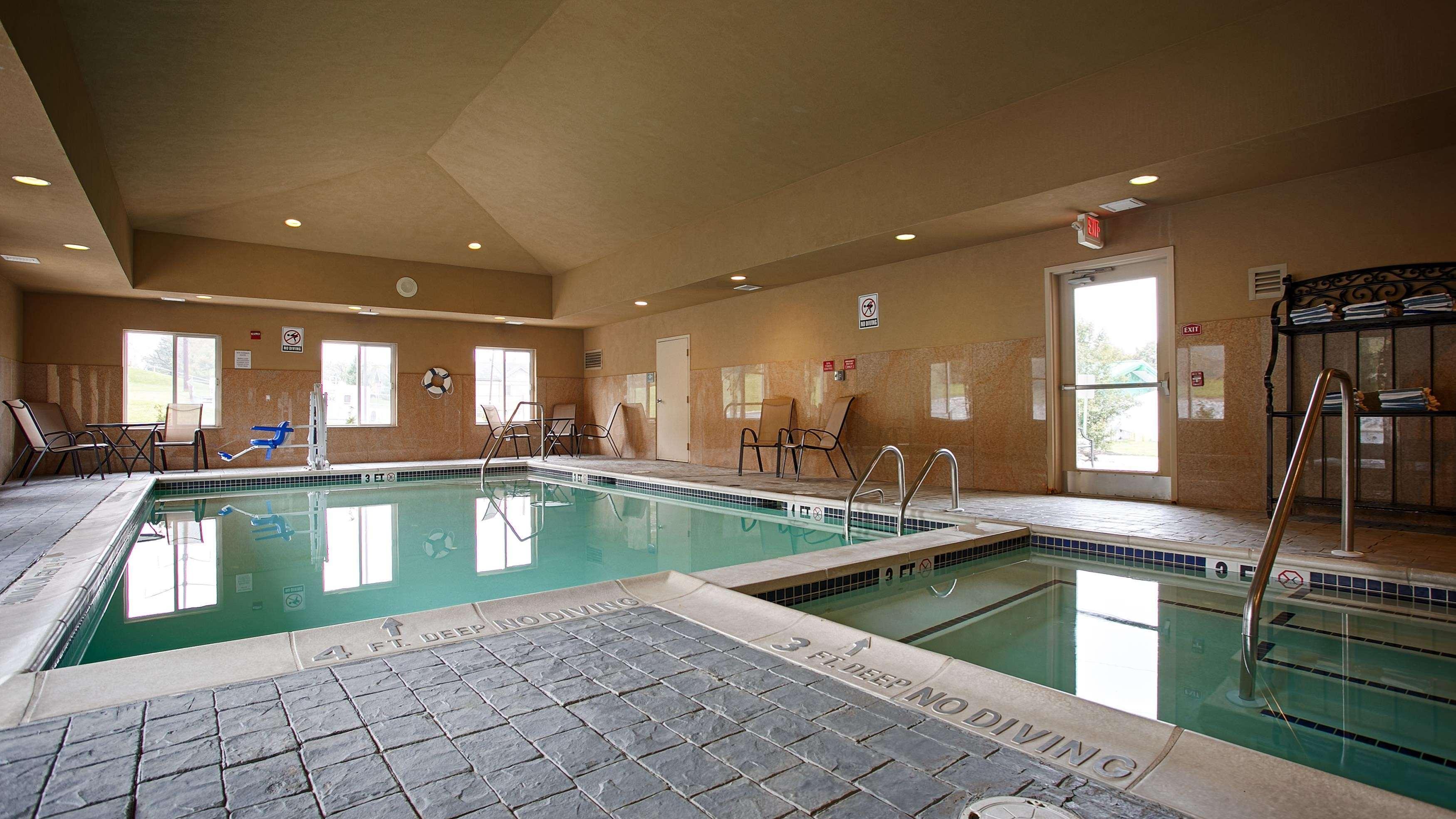 Best Western Plus New Cumberland Εξωτερικό φωτογραφία