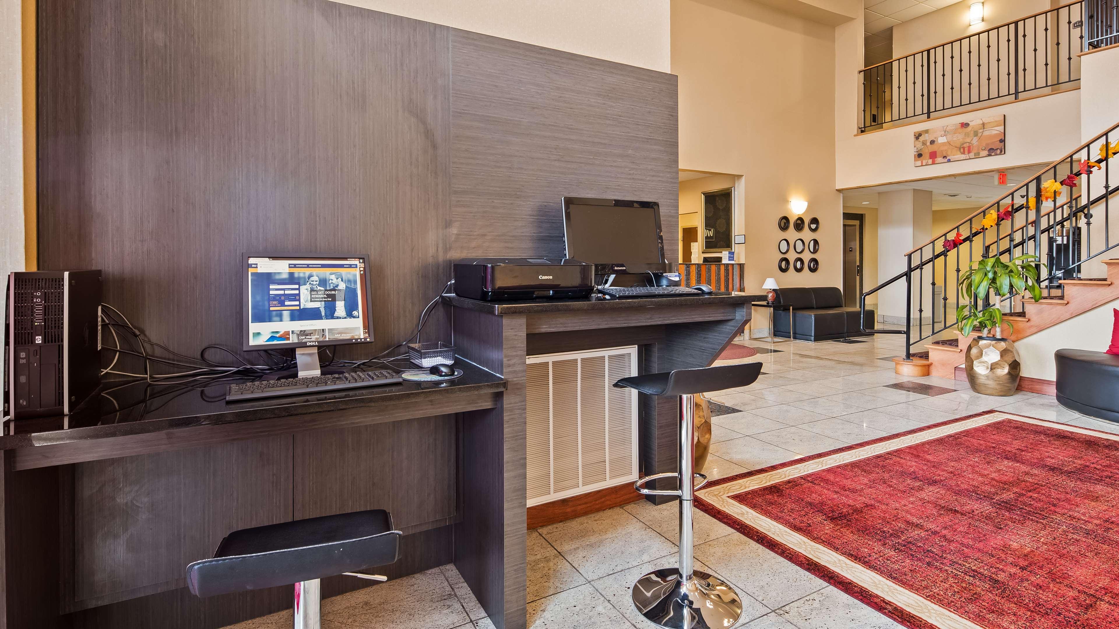 Best Western Plus New Cumberland Εξωτερικό φωτογραφία