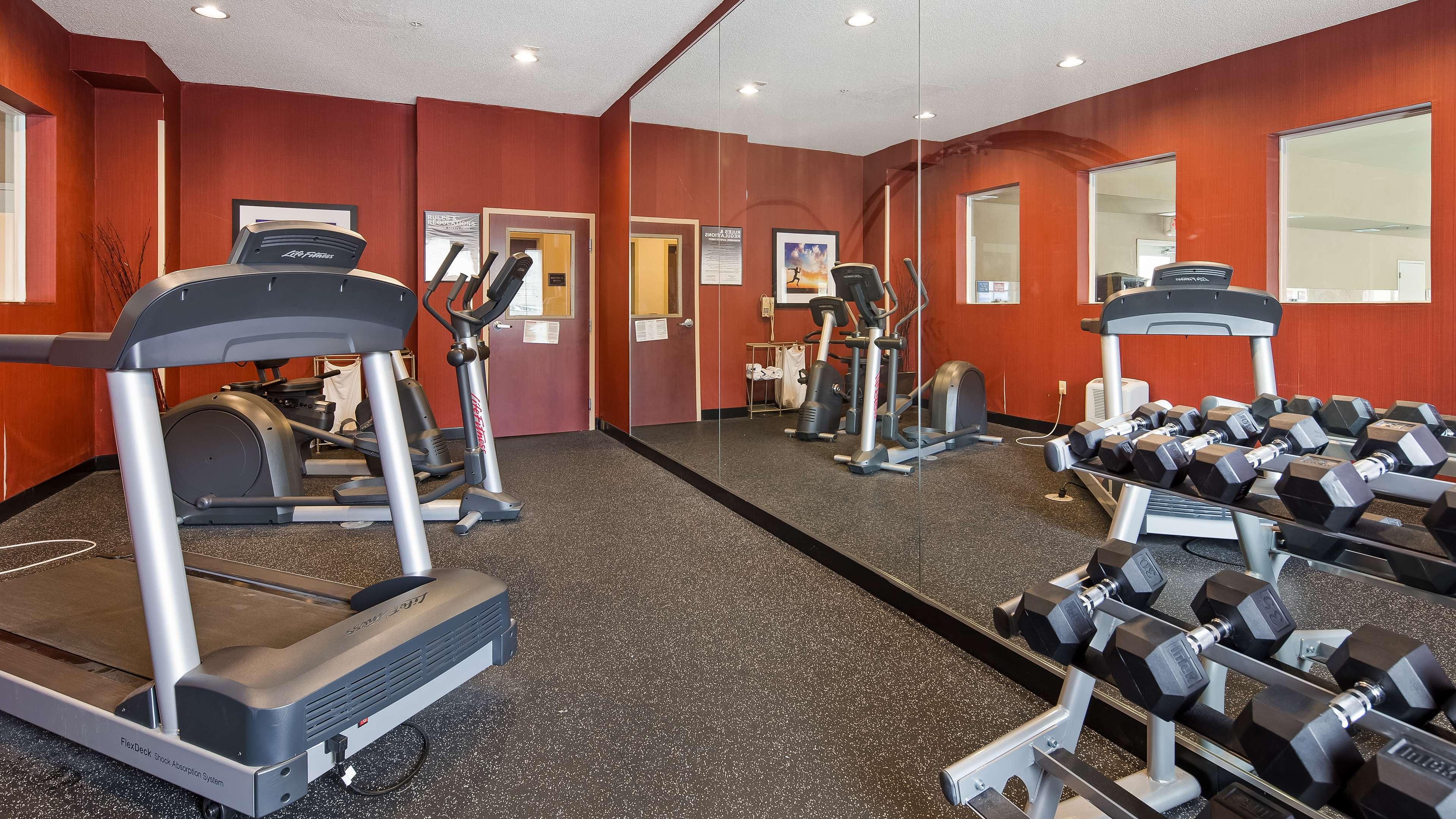 Best Western Plus New Cumberland Εξωτερικό φωτογραφία