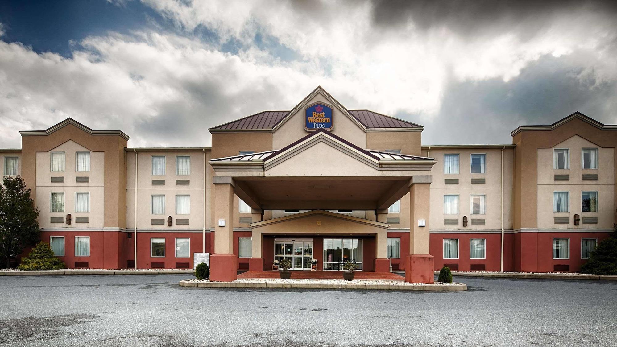 Best Western Plus New Cumberland Εξωτερικό φωτογραφία