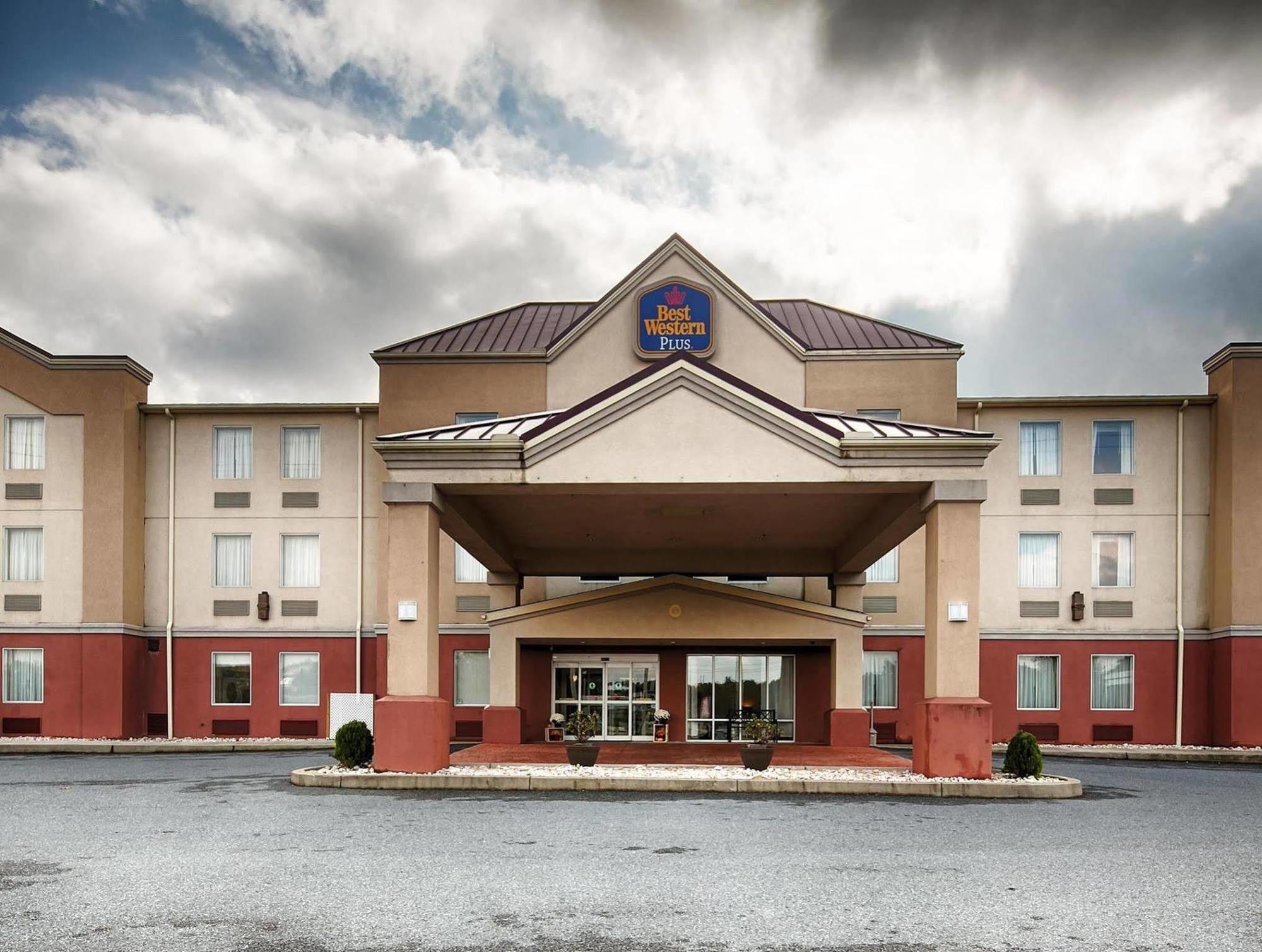 Best Western Plus New Cumberland Εξωτερικό φωτογραφία