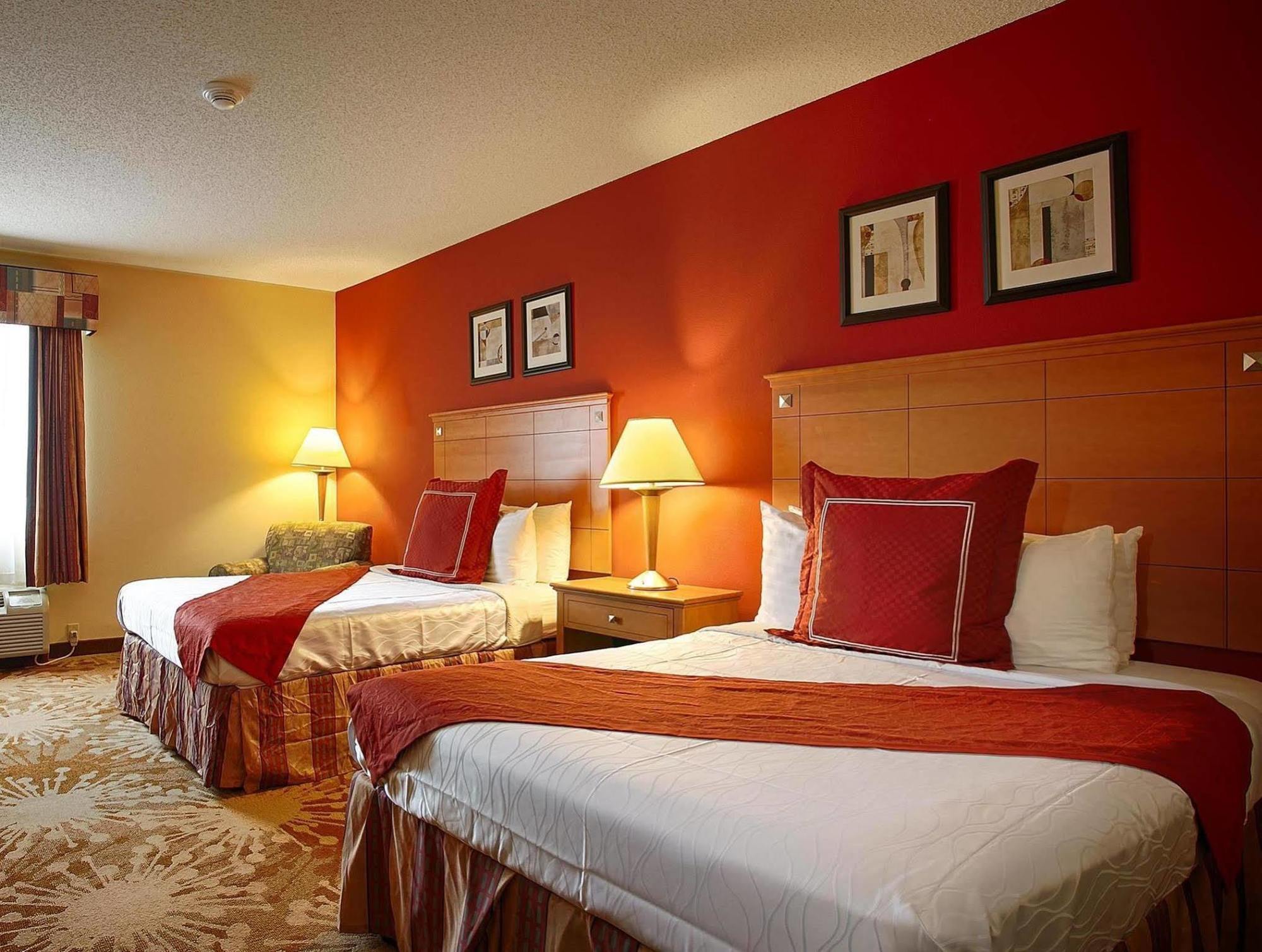 Best Western Plus New Cumberland Εξωτερικό φωτογραφία