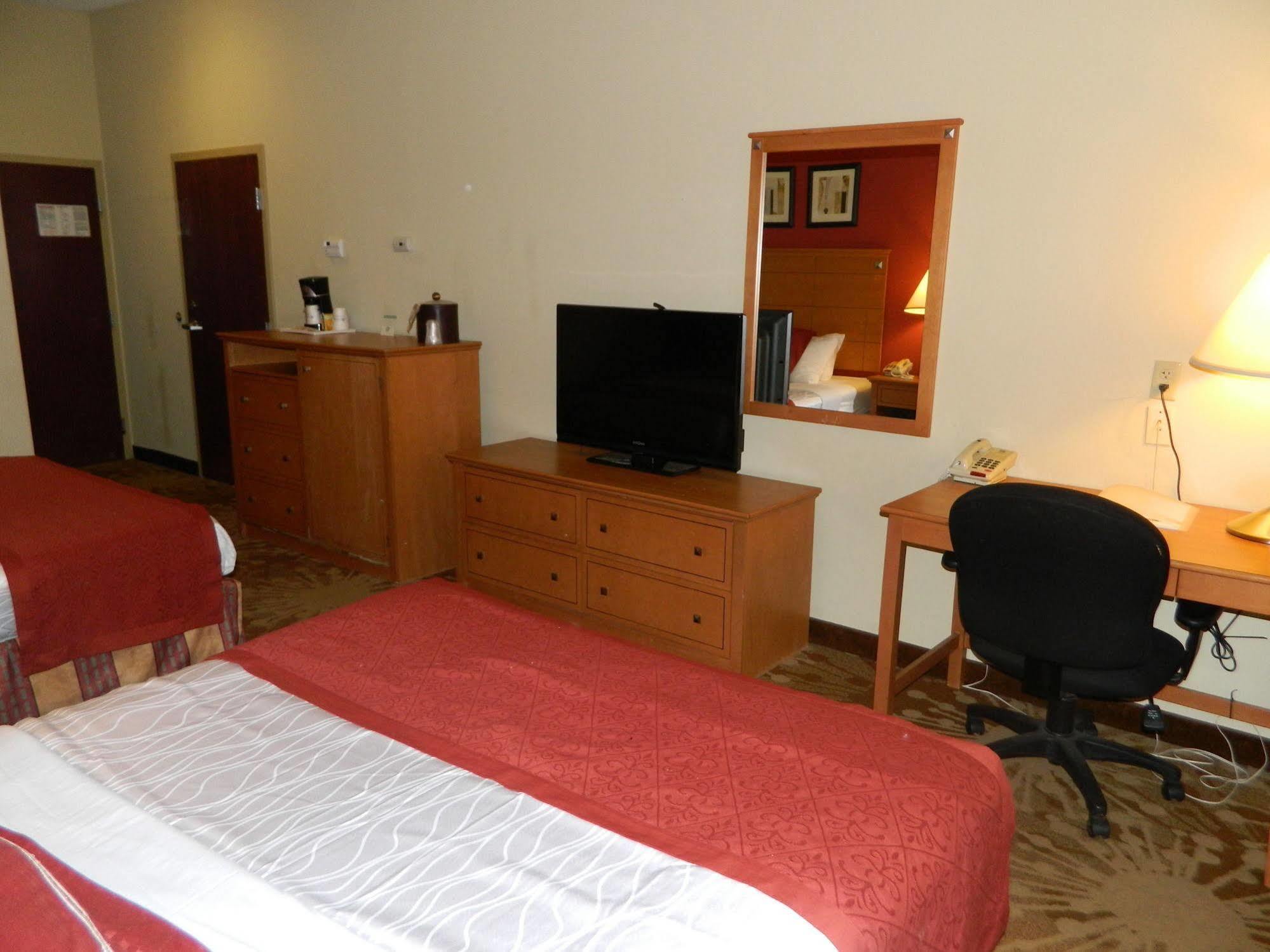 Best Western Plus New Cumberland Εξωτερικό φωτογραφία